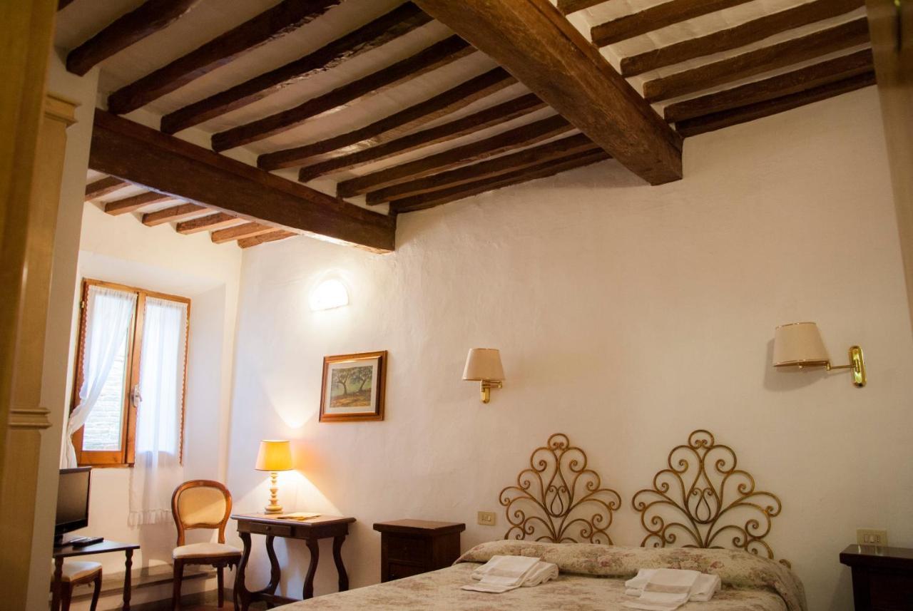 Locanda Il Pino San Gimignano Exterior foto